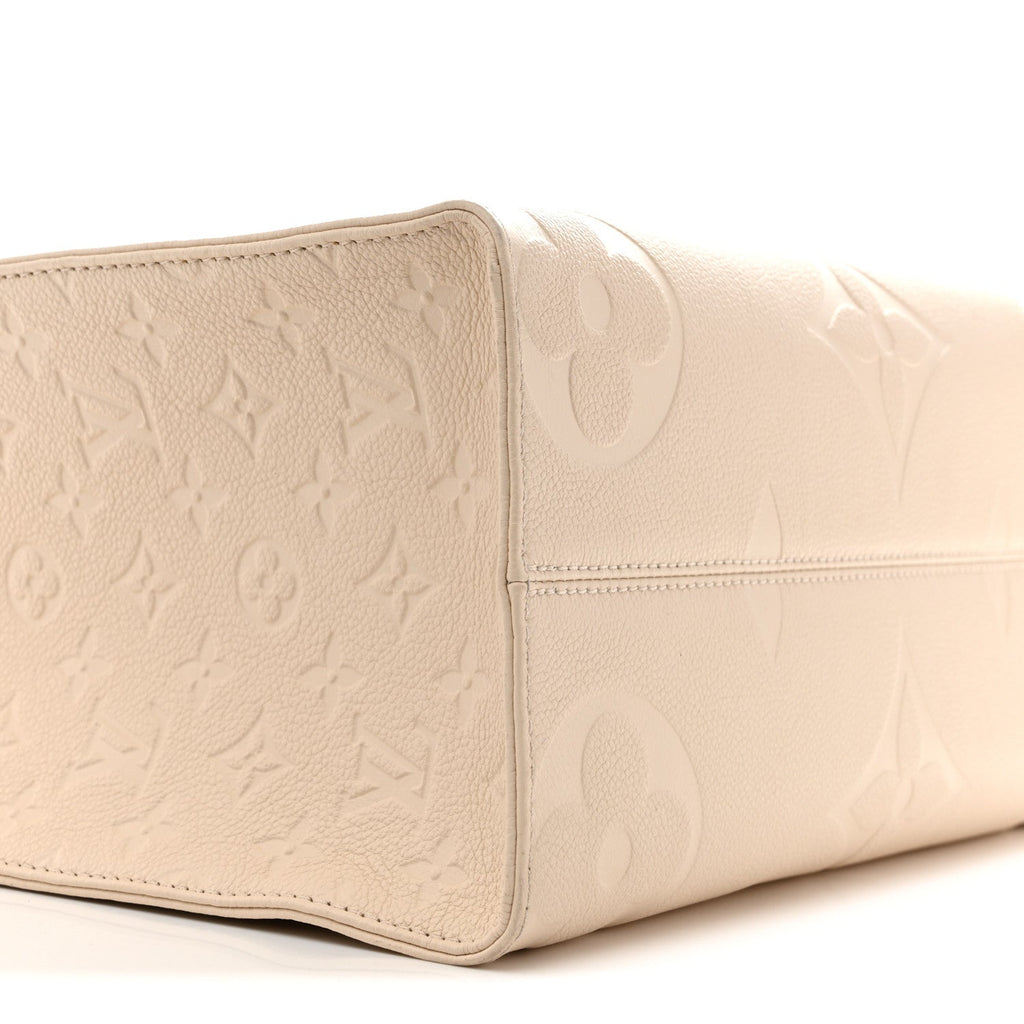 Empreinte Monogram Giant Onthego MM Creme