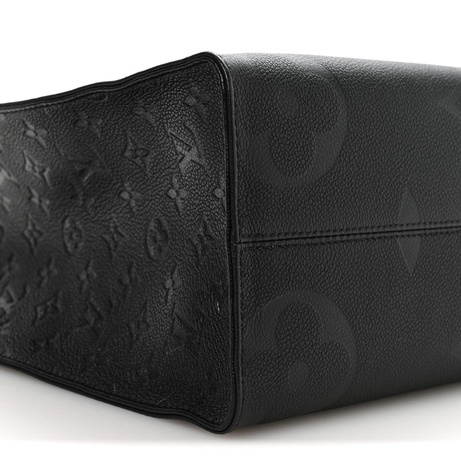 Empreinte Monogram Giant Onthego MM Black