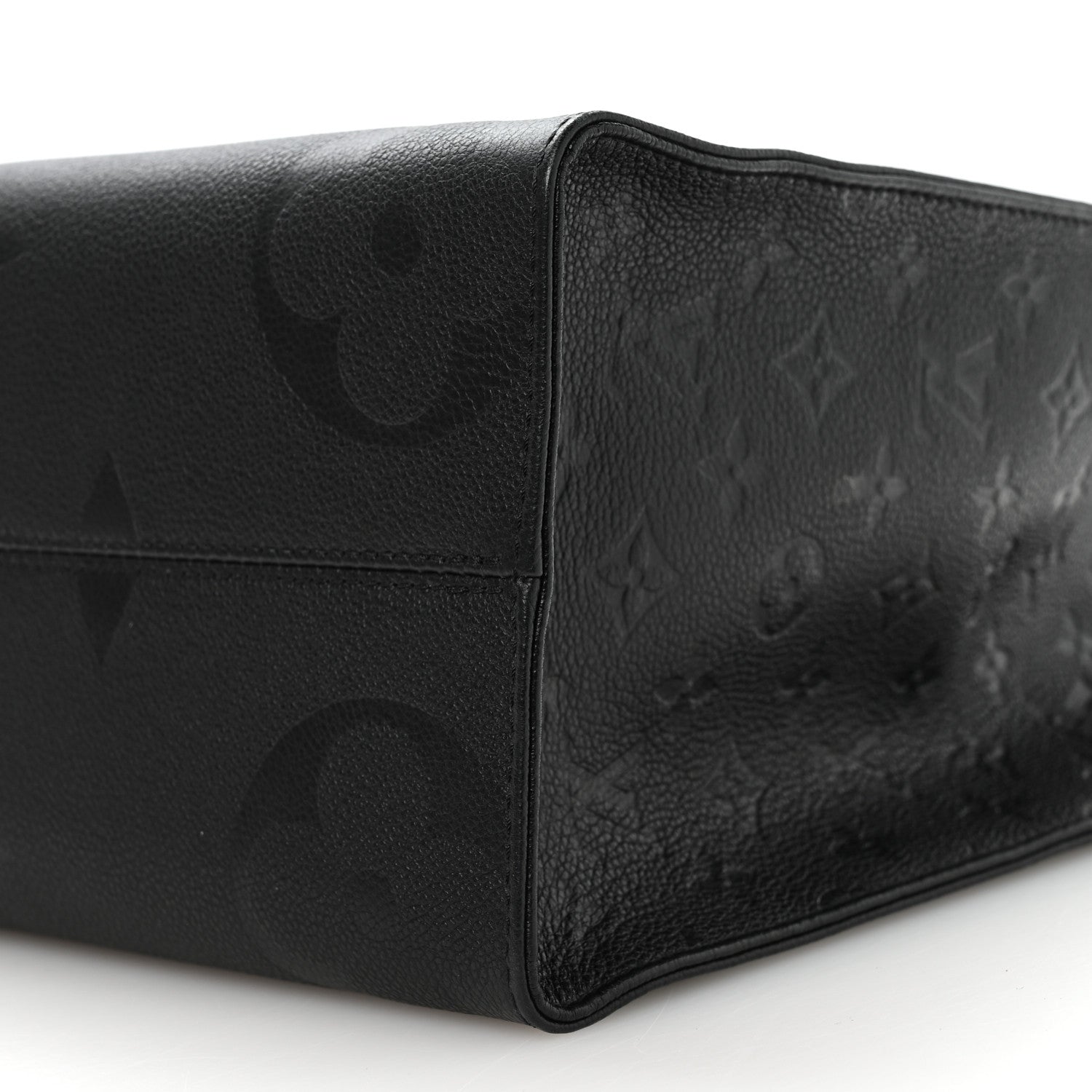 Empreinte Monogram Giant Onthego MM Black